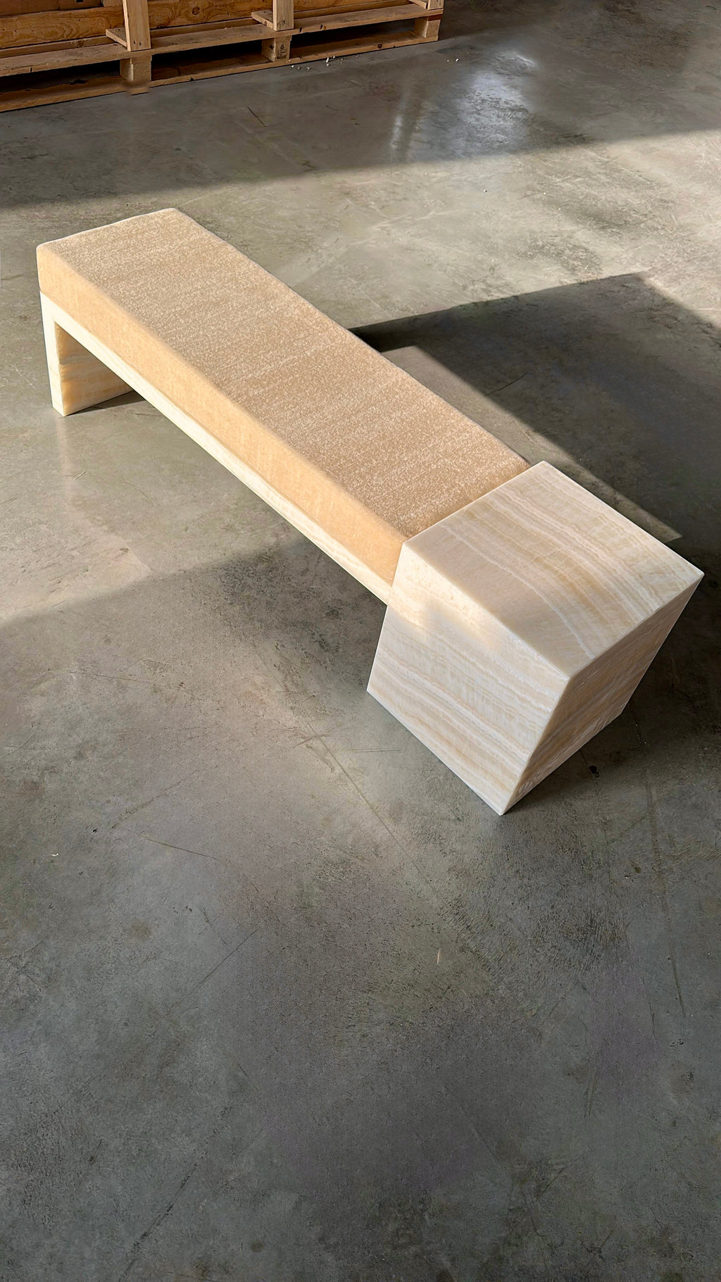 Meryl Bench Ivory Onyx Mohair