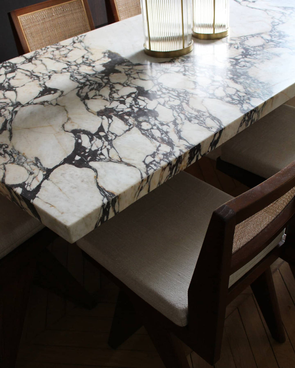Aura Calacatta Viola Dining Table