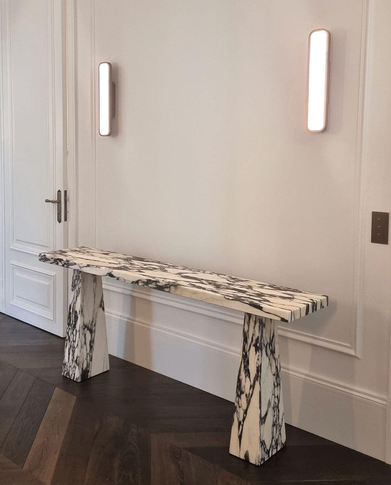 Uma Calacatta Viola Console
