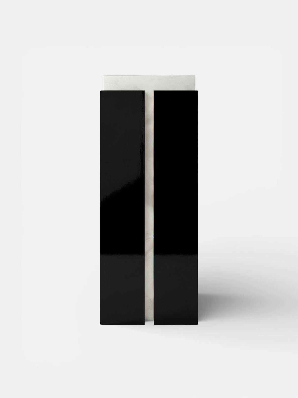 Como Plinth Black Glossy Wood and White Onyx