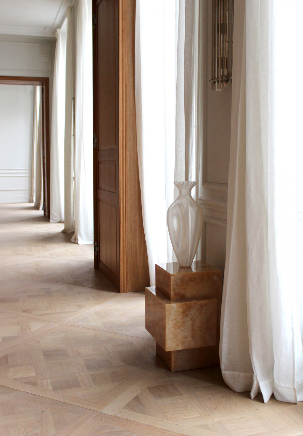 Ella Honey Onyx Table