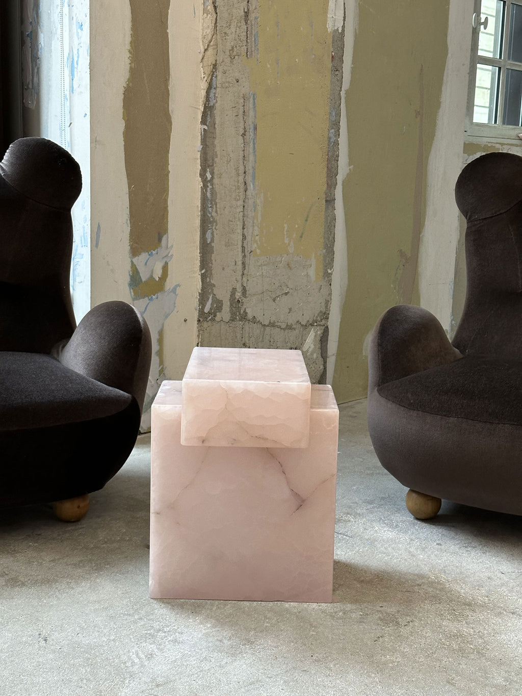 Gaia Pink Onyx Table