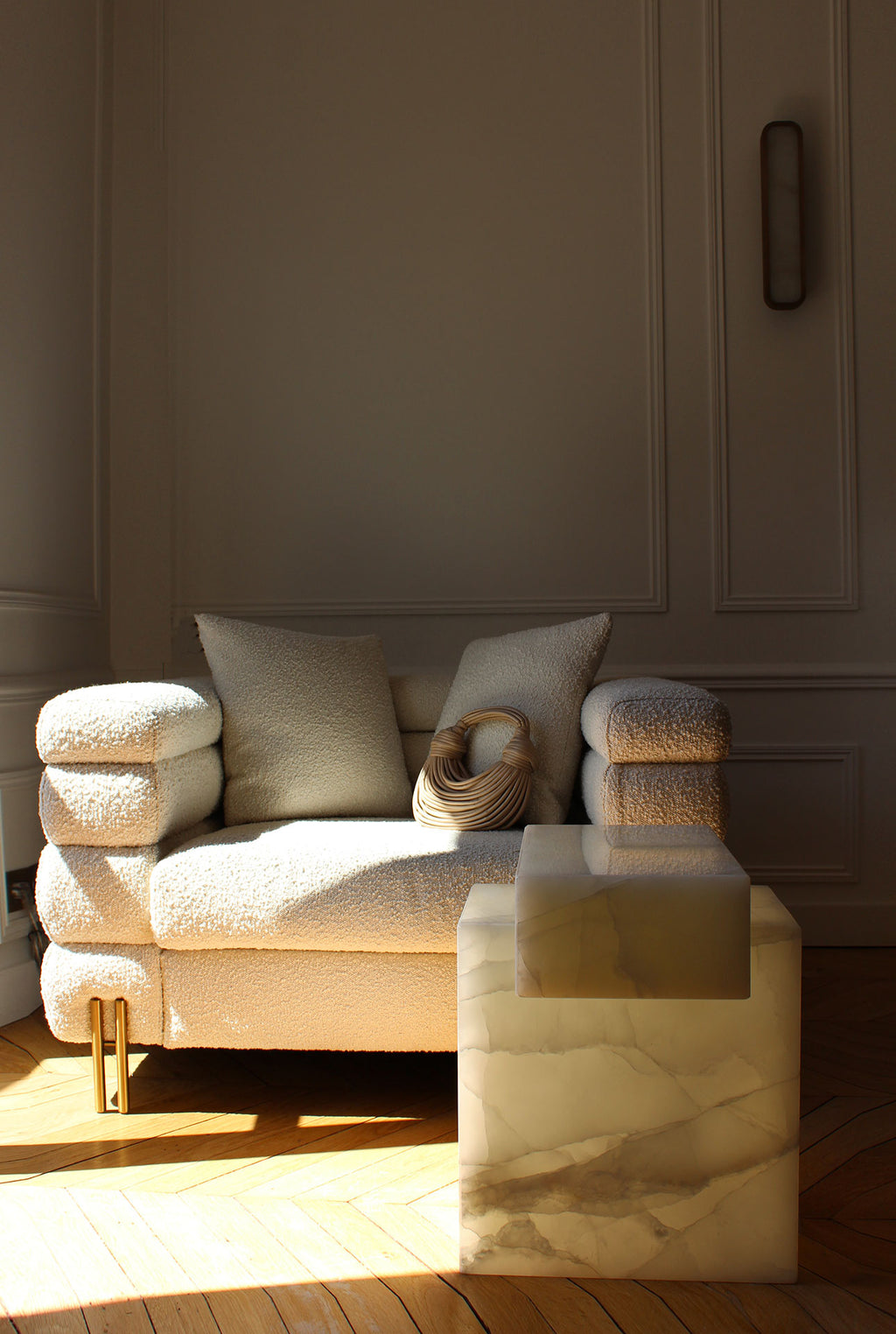 Gaia White Onyx Table