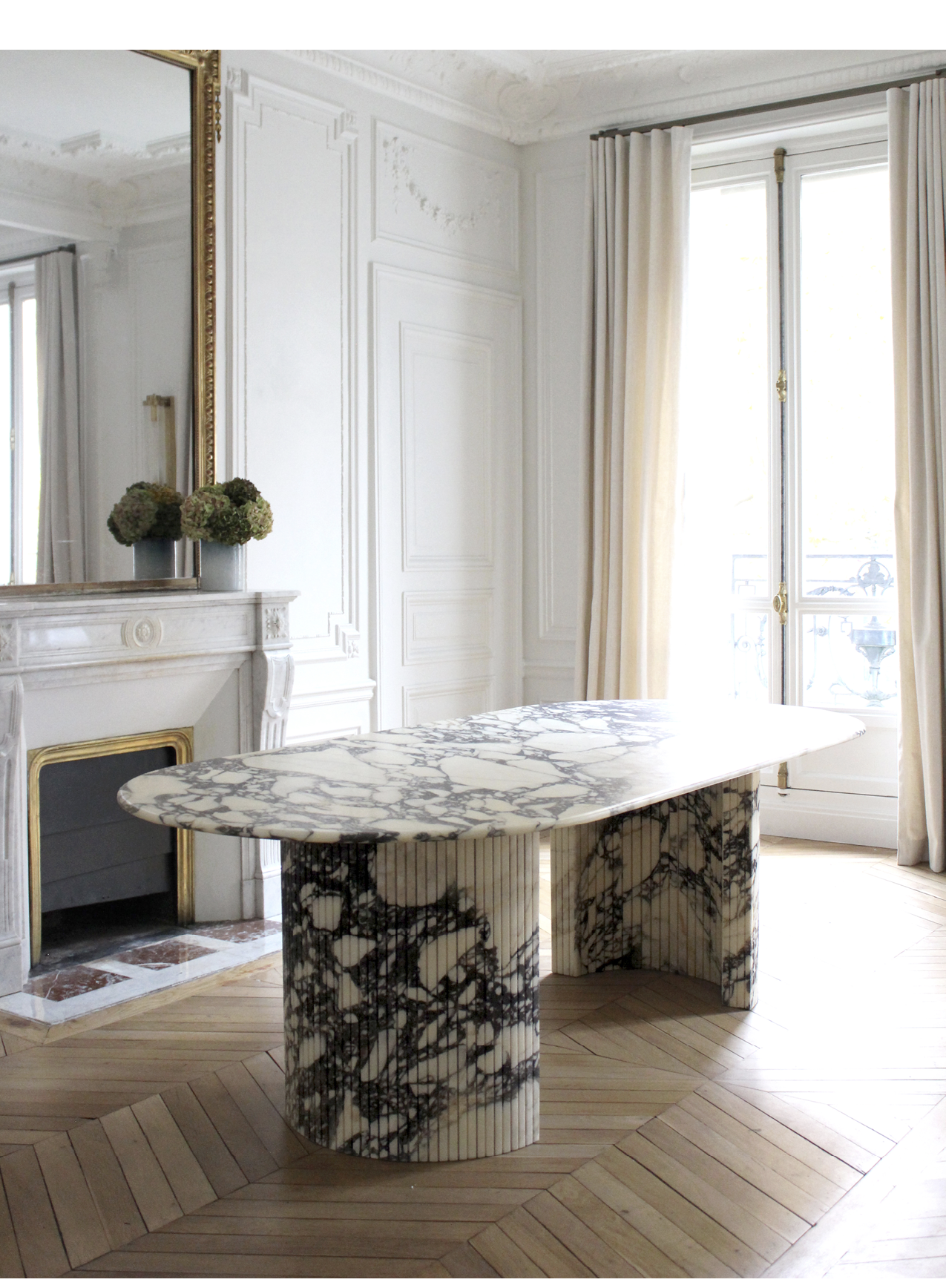 Luna Calacatta Viola Dining Table