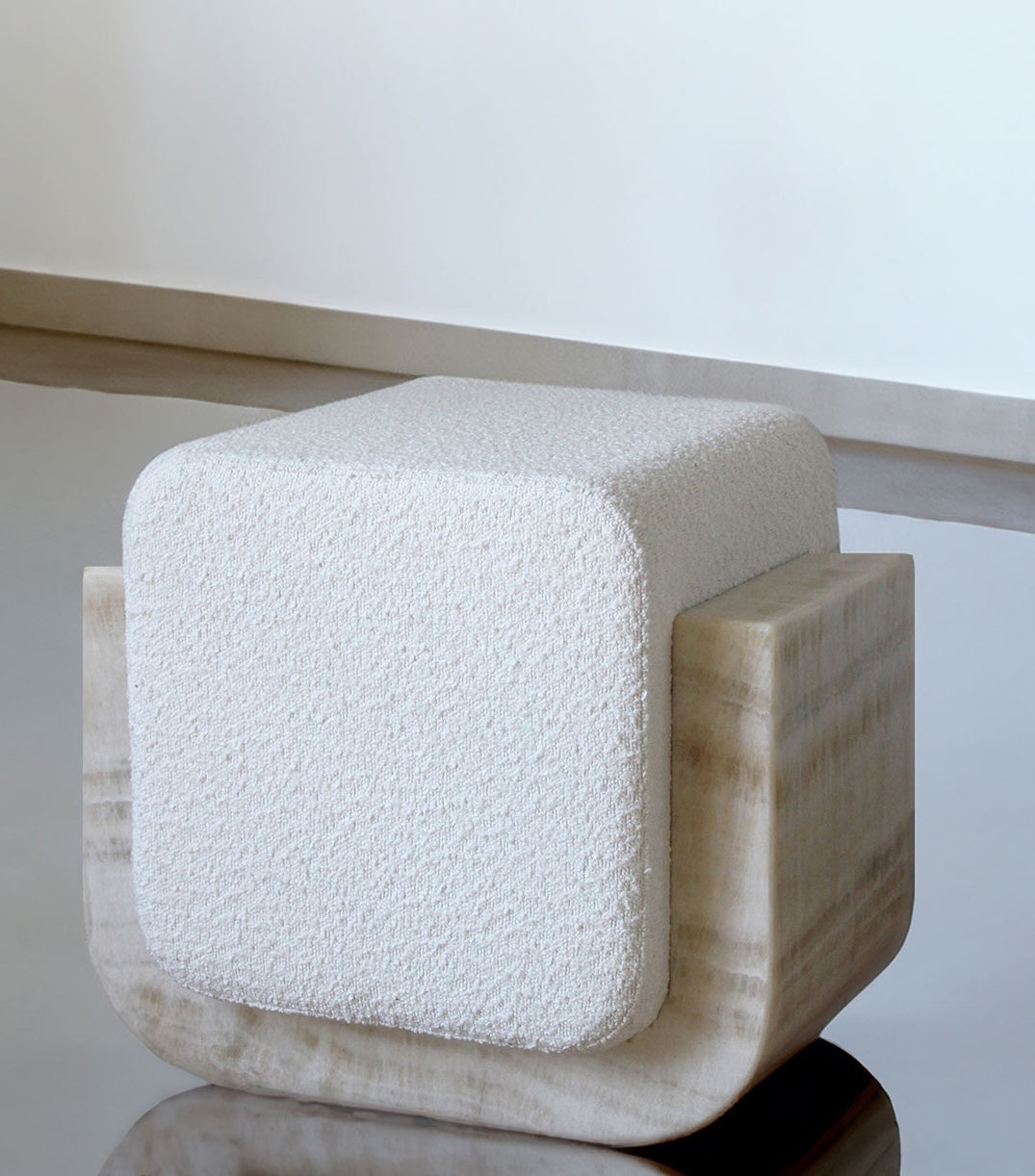 Ivory Onyx Boucle Oggi Stool