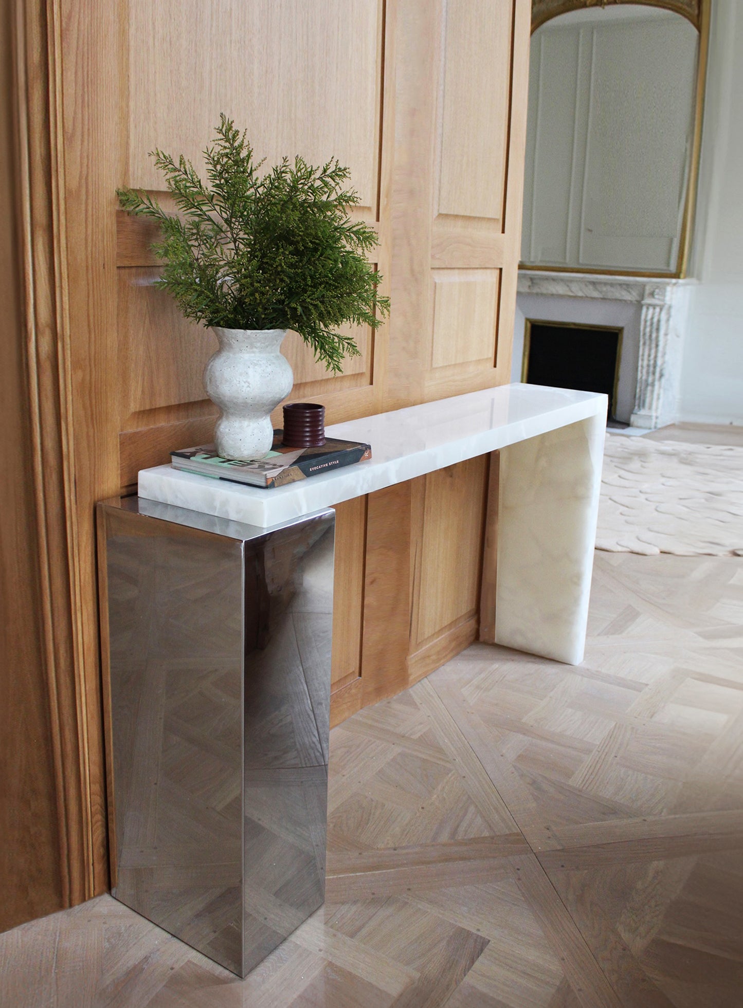 Jill Console White Onyx & Inox