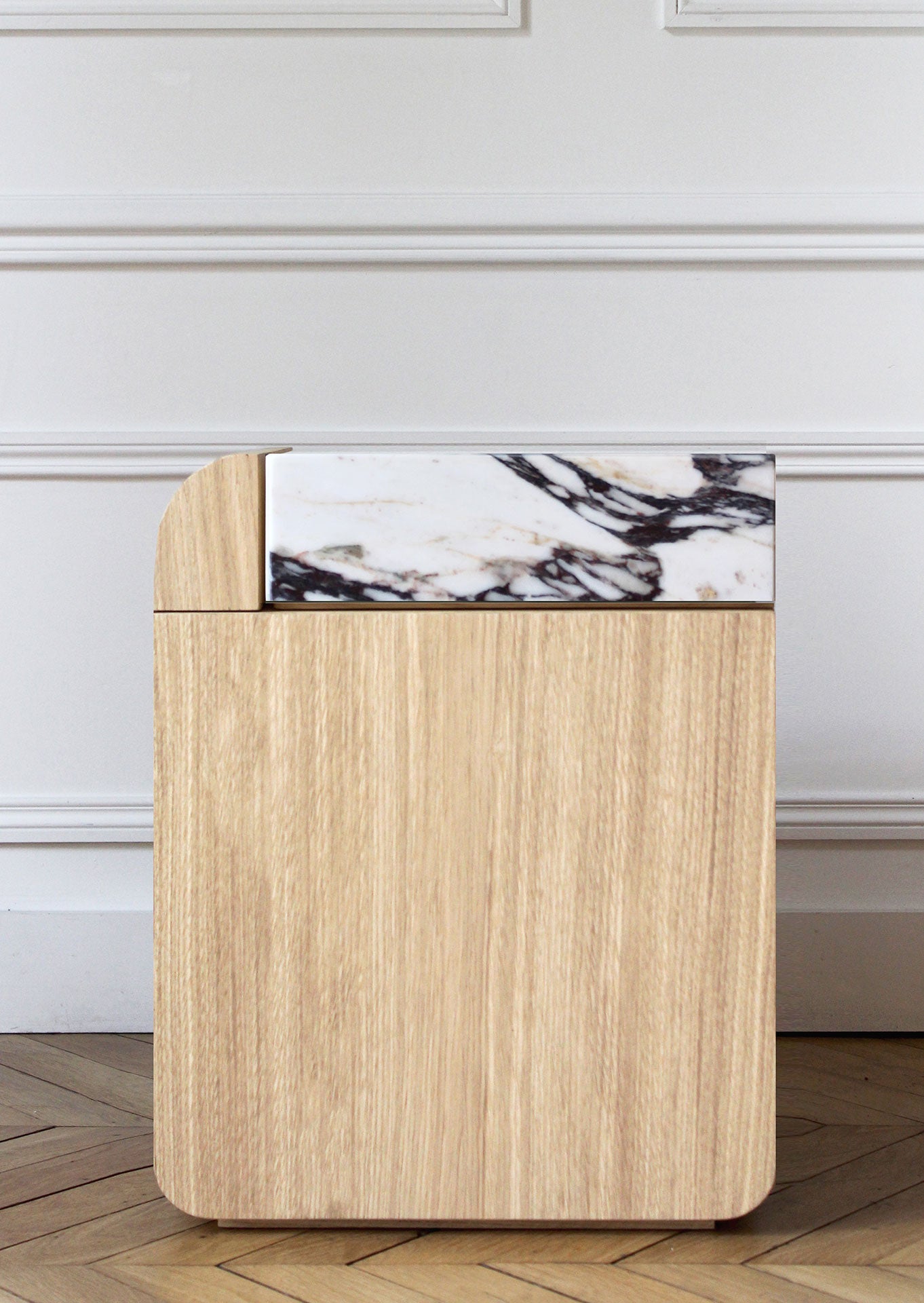 Amo Oak and White Onyx Storage Table