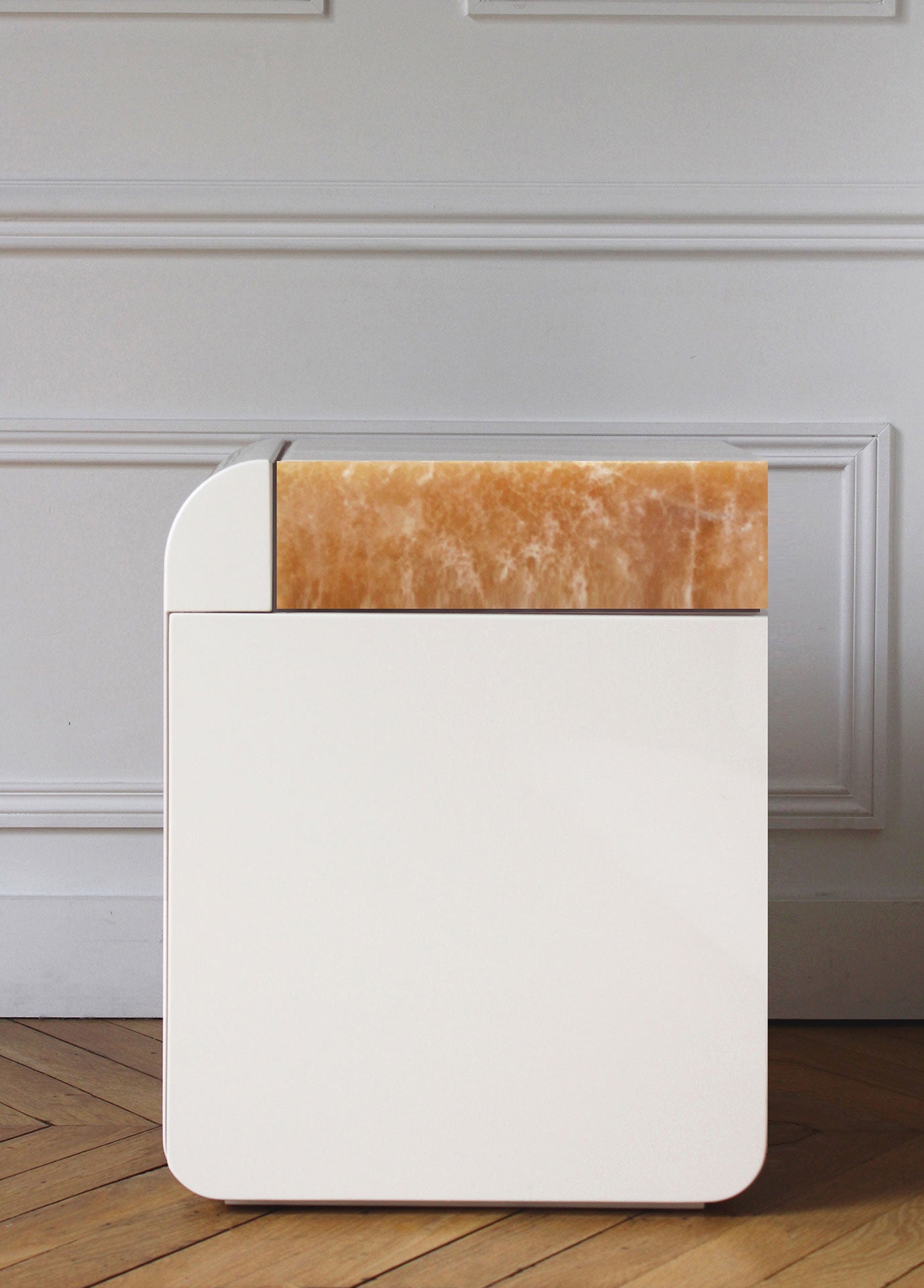 Amo Off-White and Ivory Onyx Storage Table