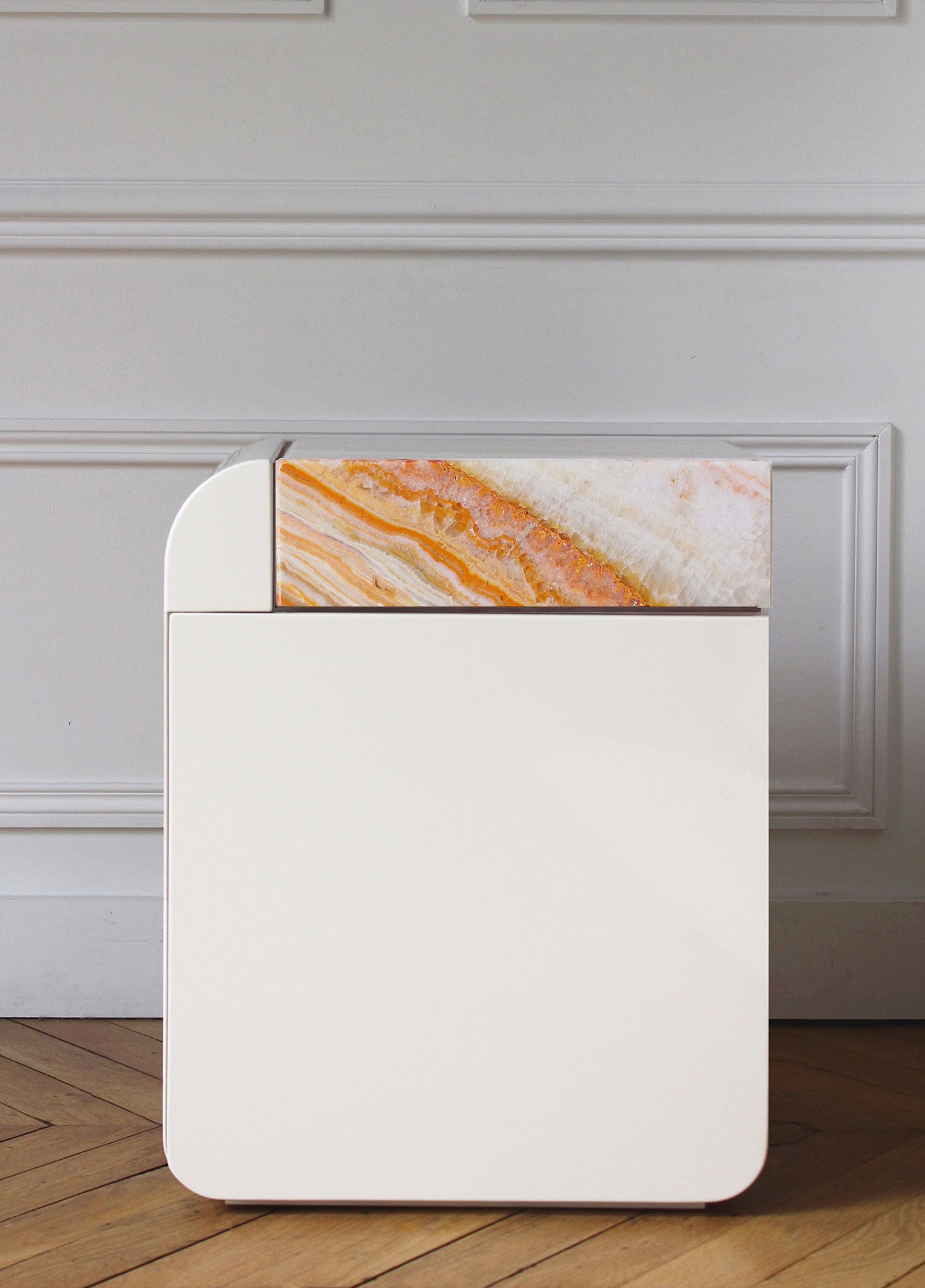 Amo Off-White and Ivory Onyx Storage Table