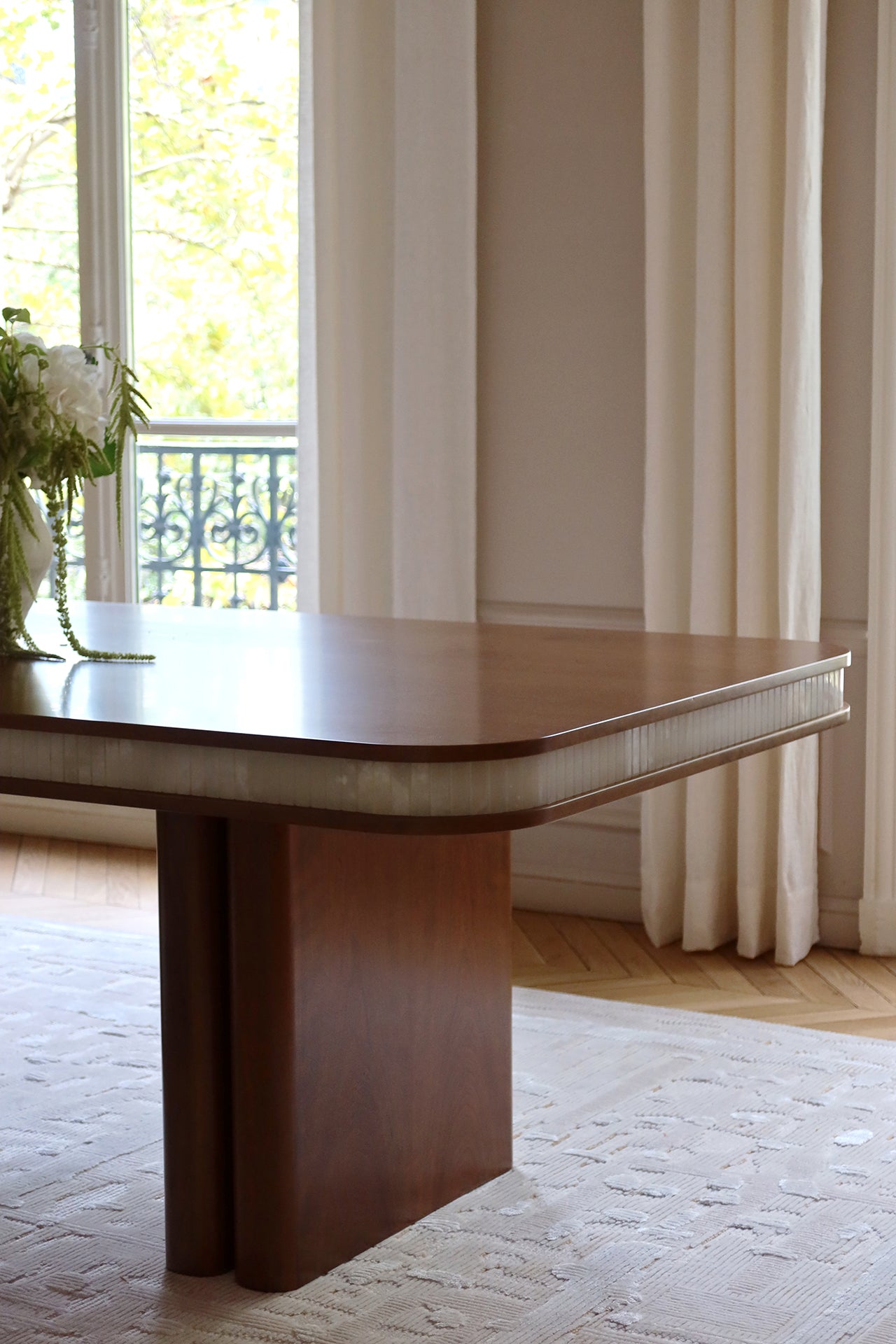 Doppio Wood And White Onyx Dinning Table
