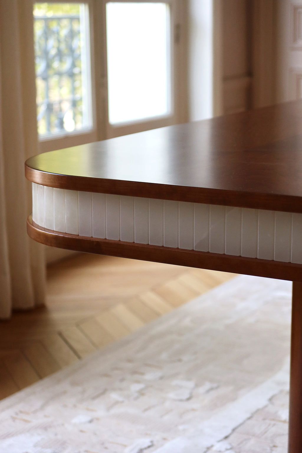 Doppio Wood And White Onyx Dinning Table