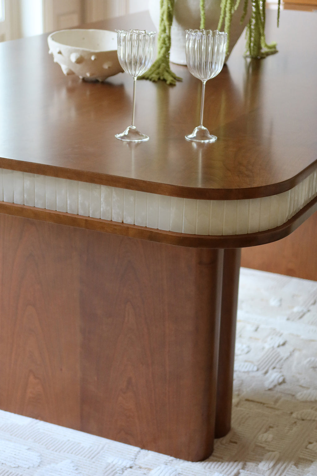 Doppio Wood And White Onyx Dinning Table