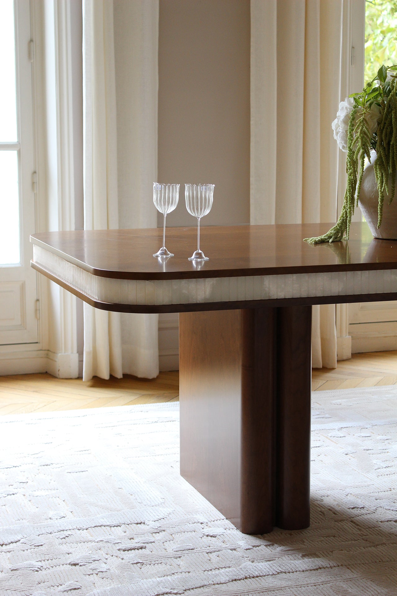 Doppio Wood And White Onyx Dinning Table