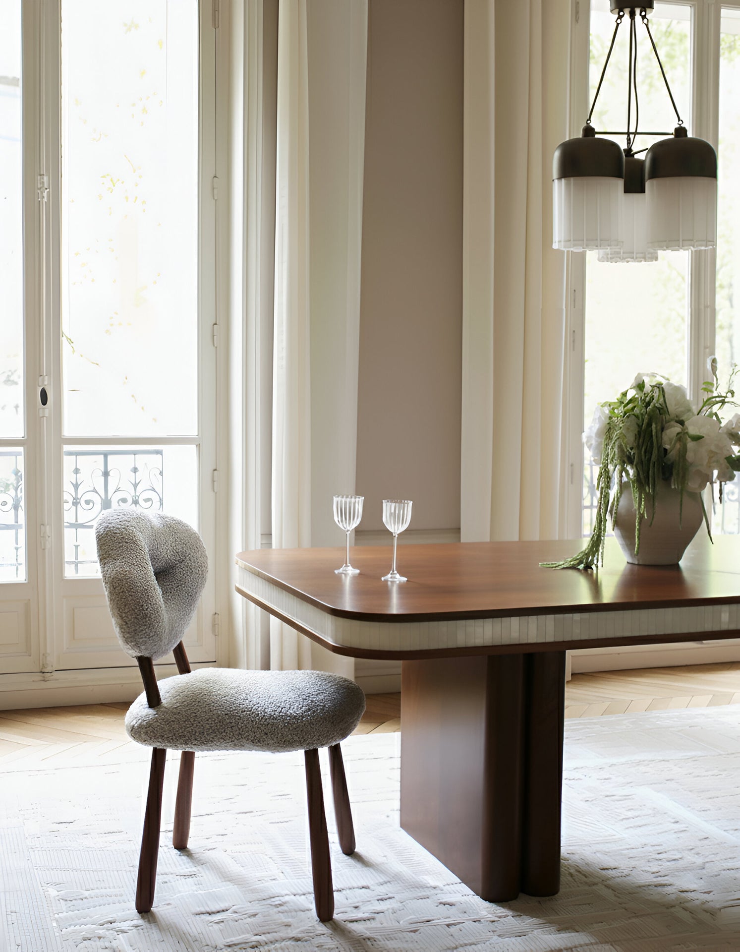 Doppio Wood And White Onyx Dinning Table