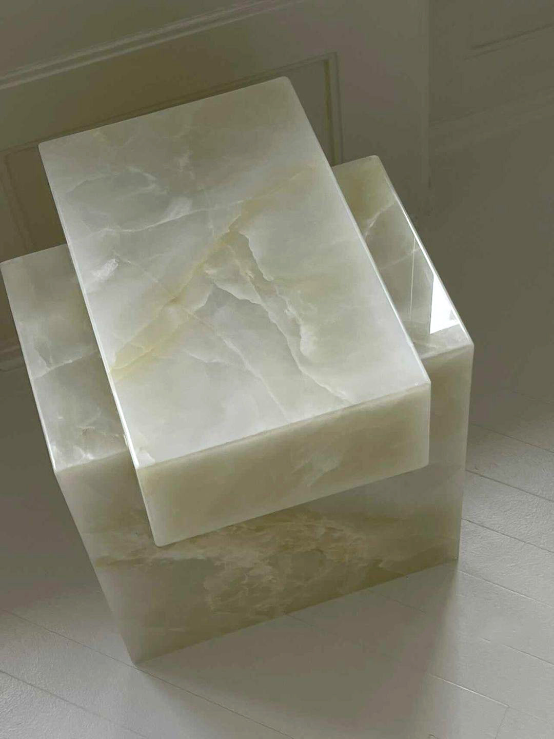Gaia White Onyx Table