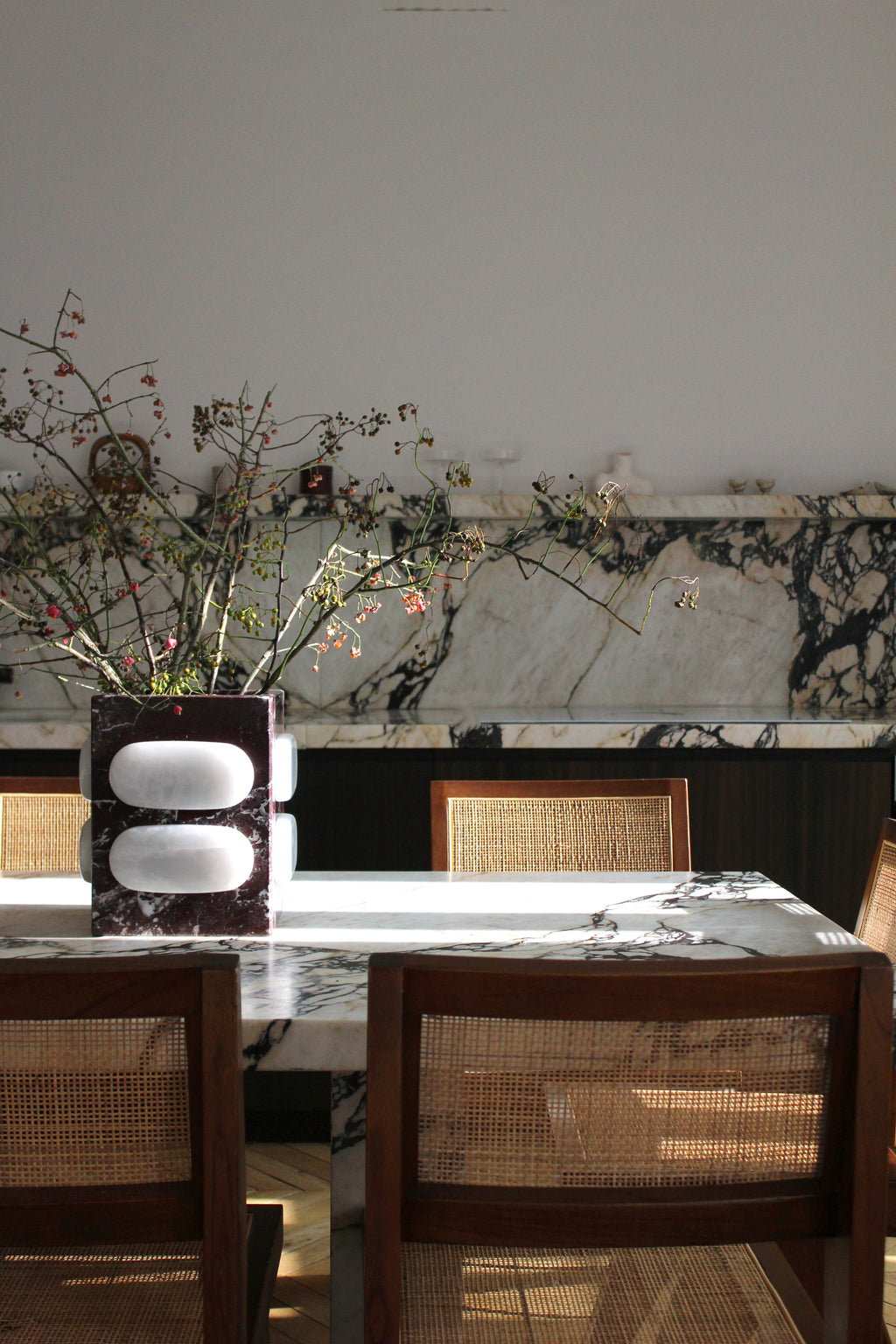 Aura Calacatta Viola Dining Table