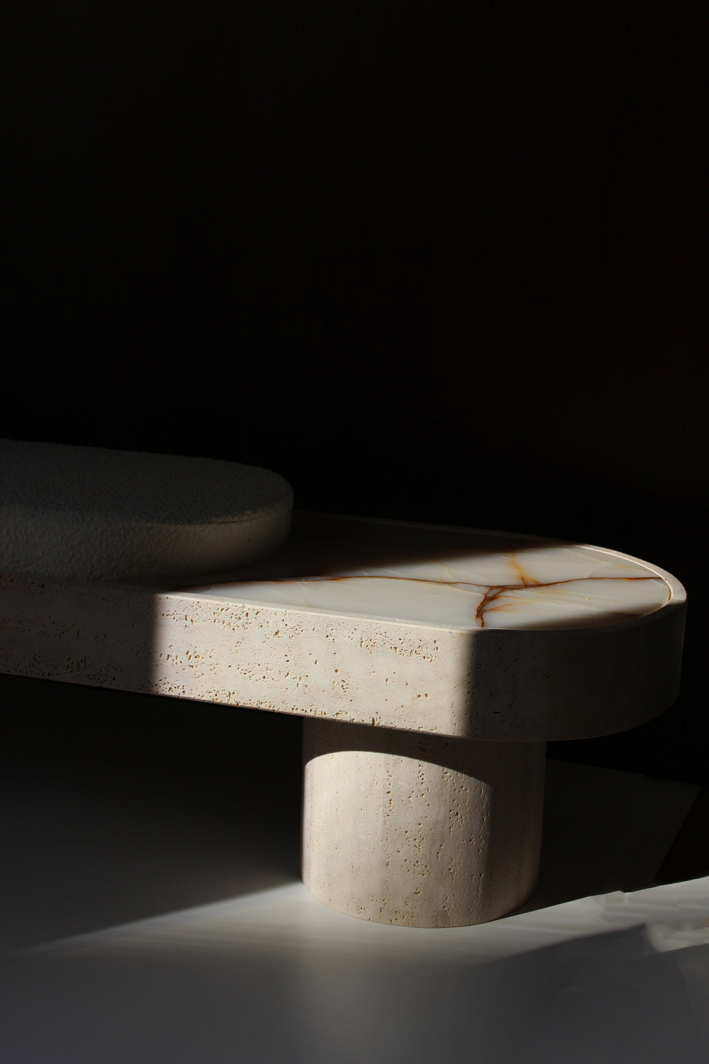Noto Bench
