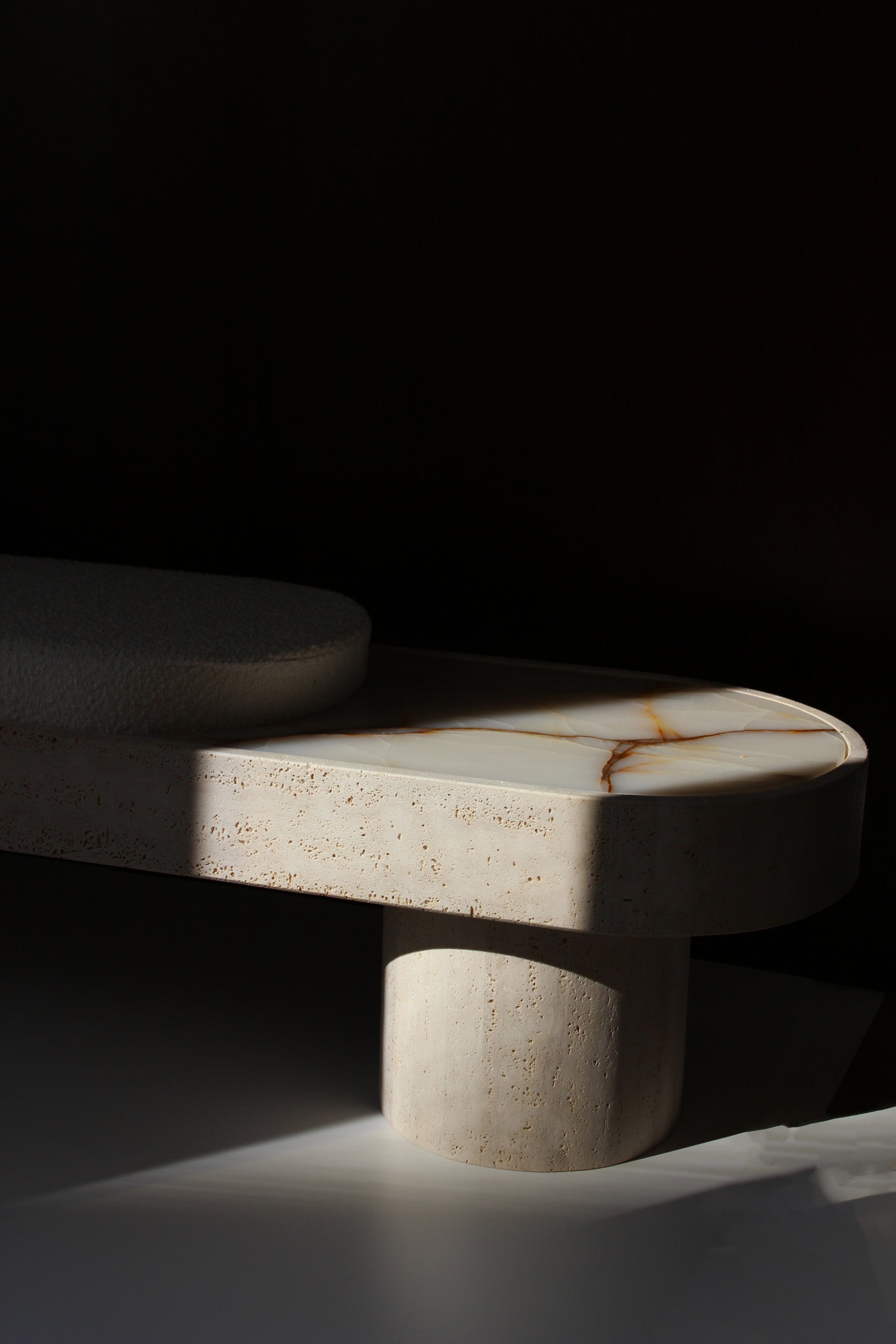 Noto Bench