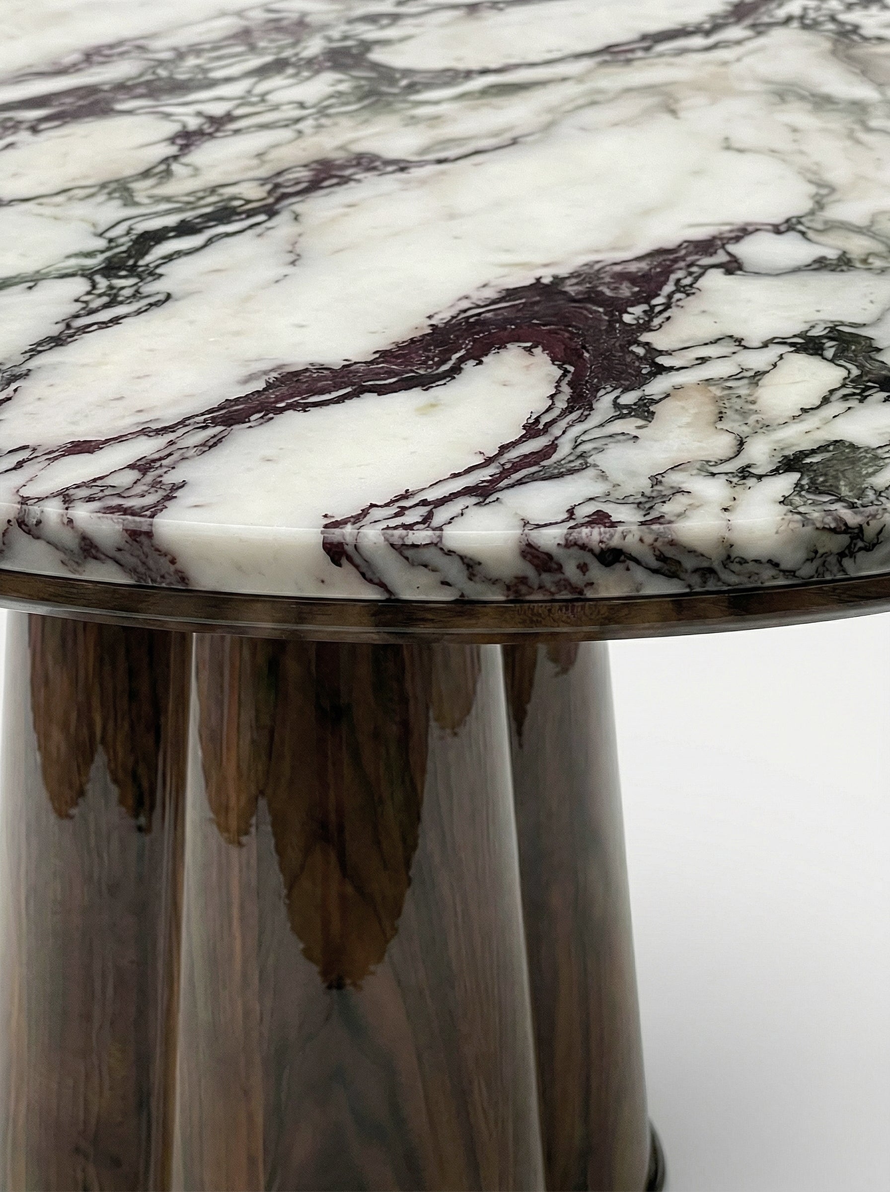 Poli Glossy Wood And Calacatta Viola