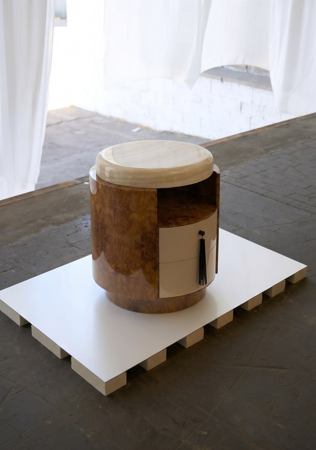 Pompon Burl Wood Honey Off-White And Ivory Onyx