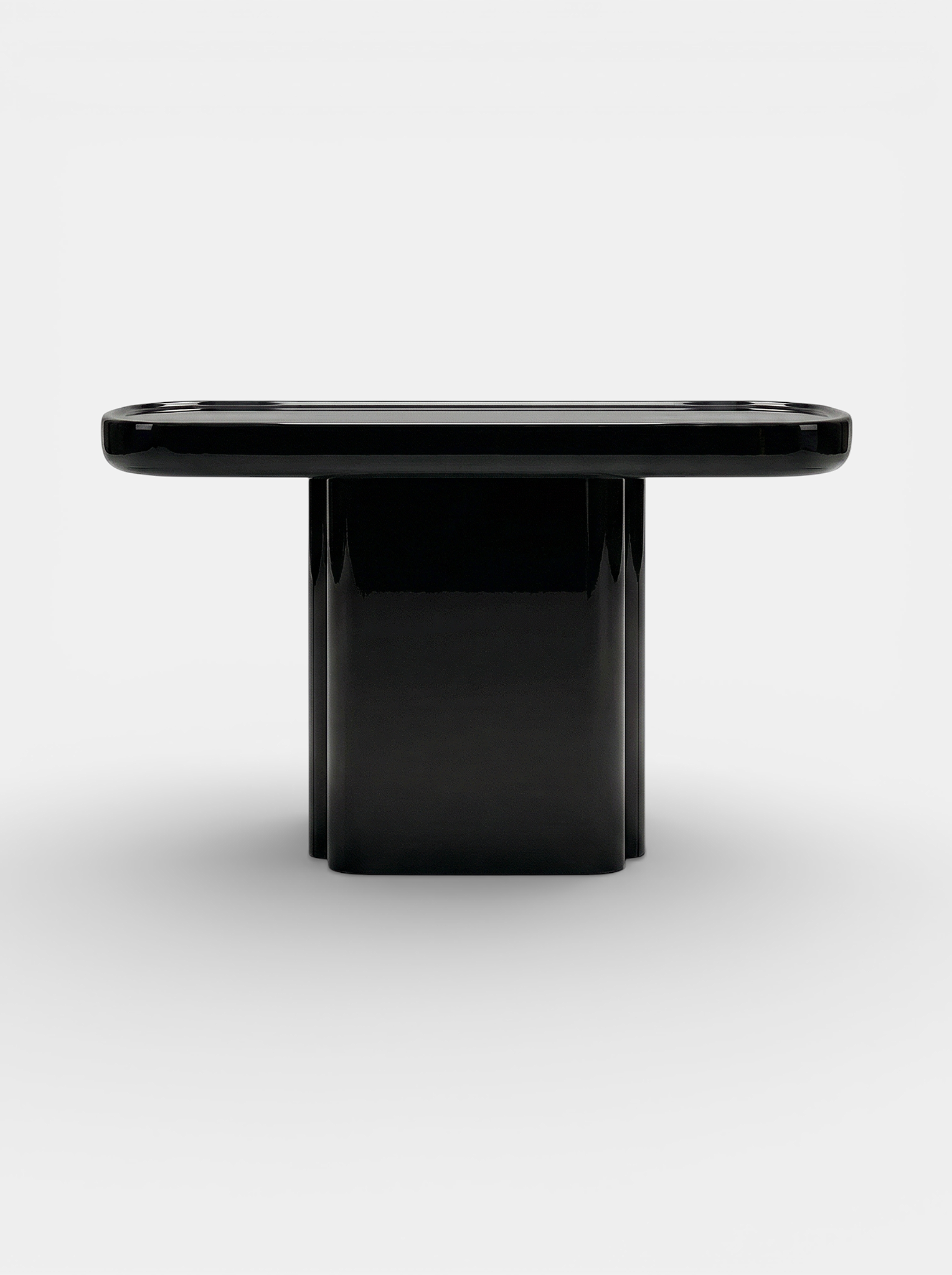 Ugo Black Lacquered Wood